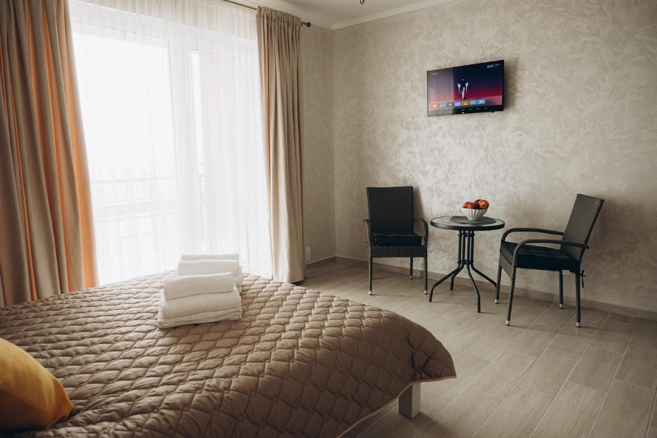 Три Слона Hotel Zatoka Bagian luar foto