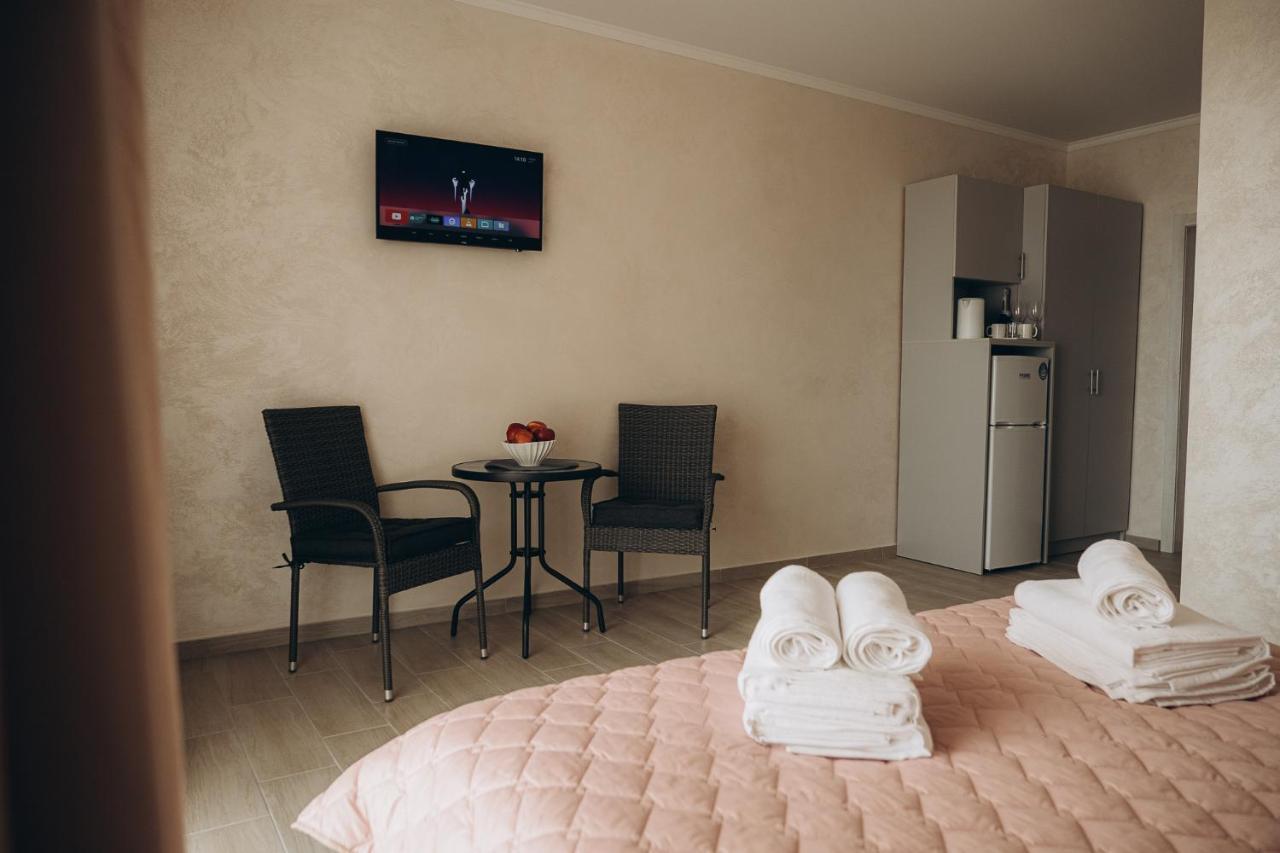Три Слона Hotel Zatoka Bagian luar foto
