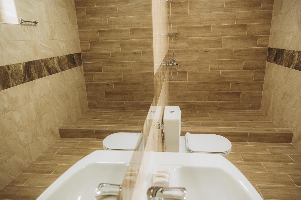 Три Слона Hotel Zatoka Bagian luar foto