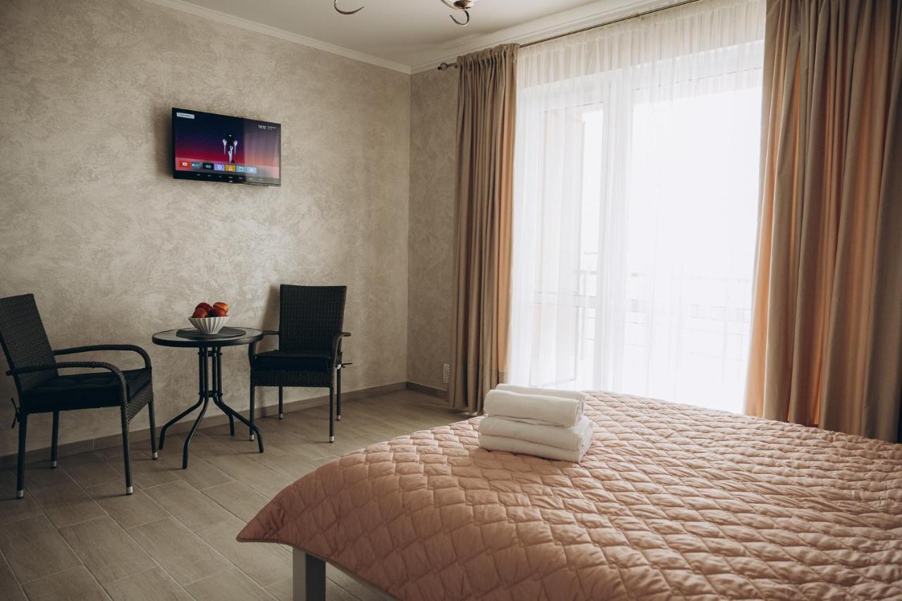 Три Слона Hotel Zatoka Bagian luar foto