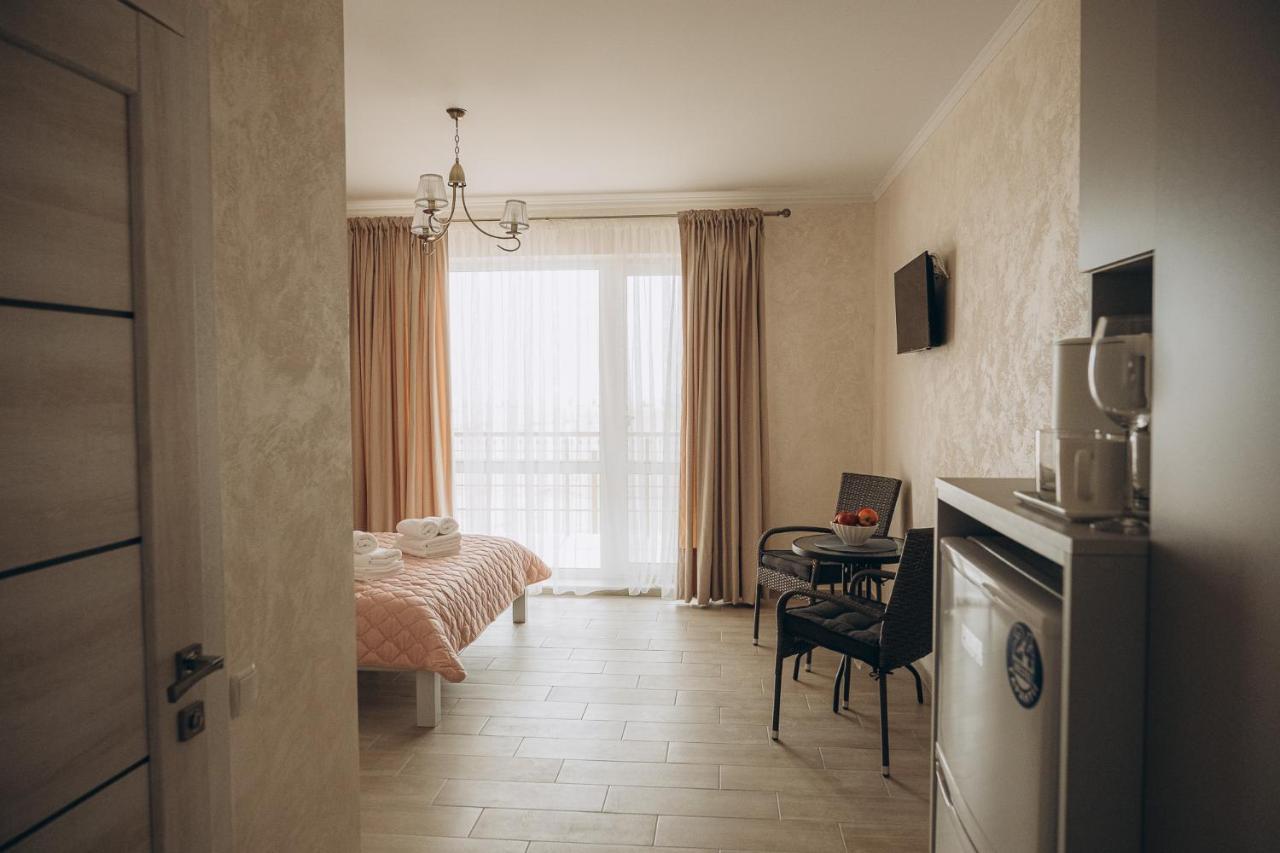 Три Слона Hotel Zatoka Bagian luar foto