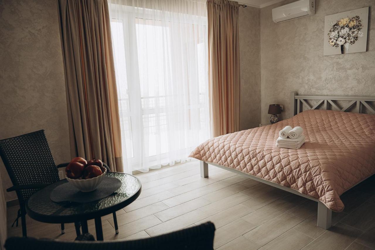 Три Слона Hotel Zatoka Bagian luar foto