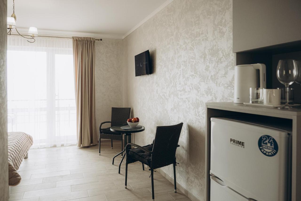Три Слона Hotel Zatoka Bagian luar foto