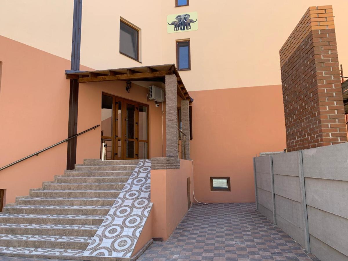 Три Слона Hotel Zatoka Bagian luar foto
